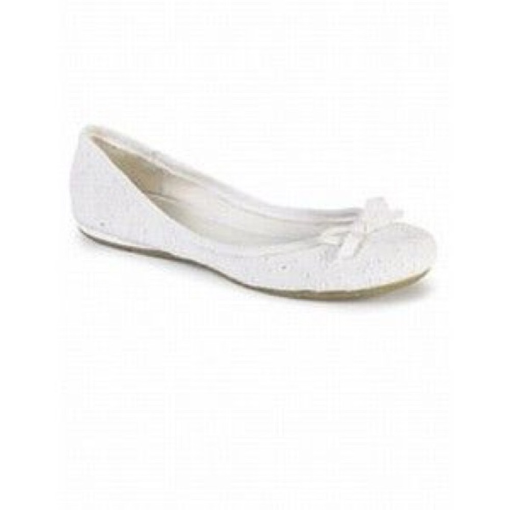 🆕 White Eyelet Lace Flats